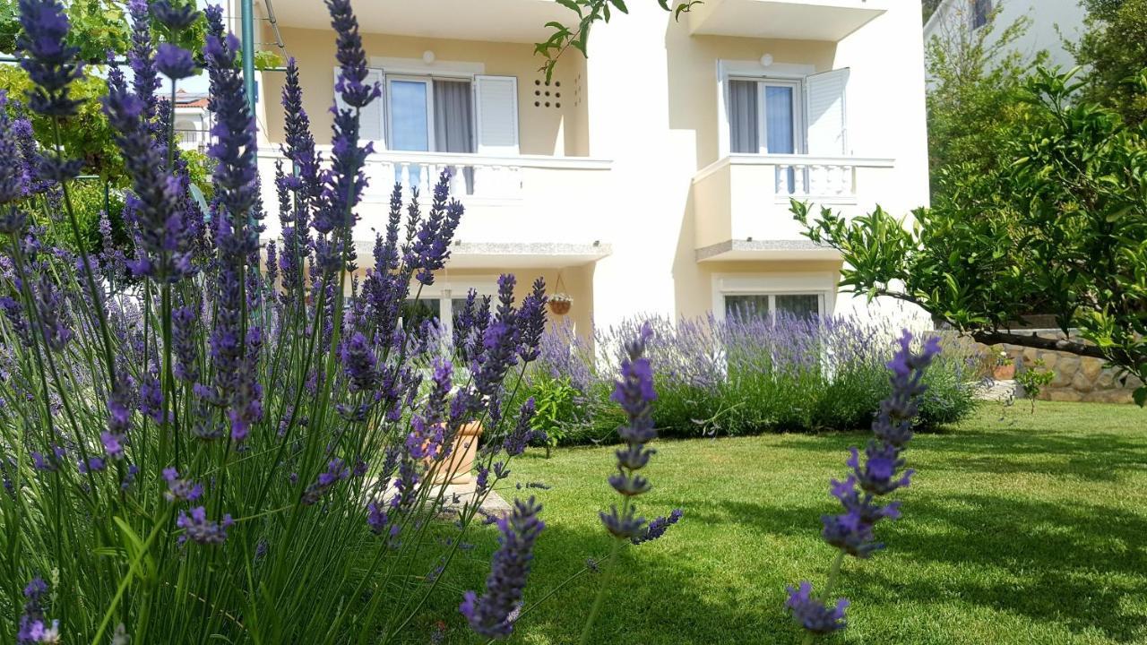 Apartments With A Parking Space Rab - 12383 Banjol Buitenkant foto